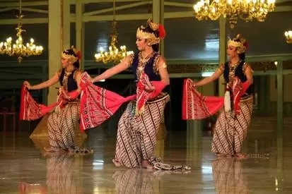 tari_serimpi