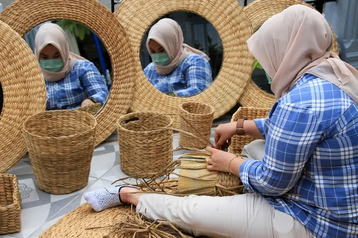 Kreasi Prakarya Unik dari Bahan Alam