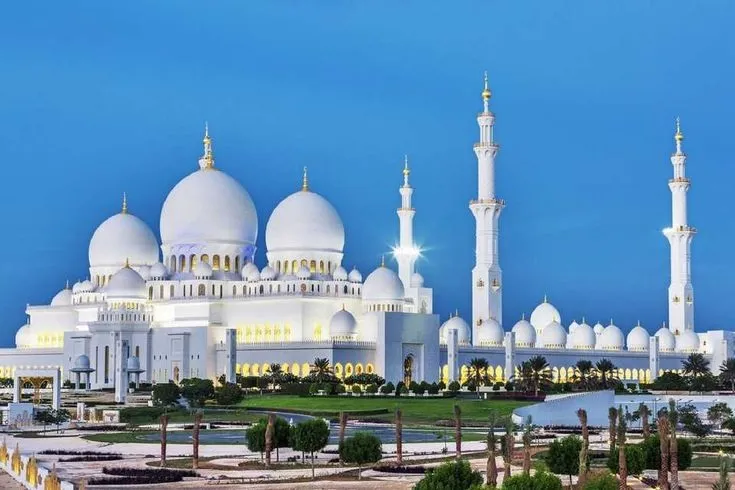 Masjid Raya Sheikh Zayed Solo