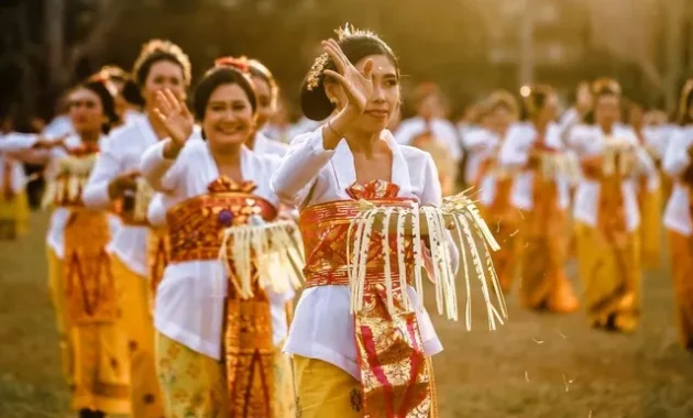 cara melestarikan kesenian daerah