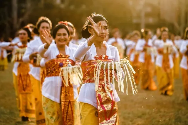 cara melestarikan kesenian daerah